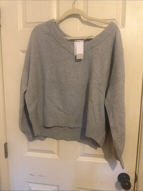 Nui Ribbed Scoop-Neck Sweater - Light Gray
